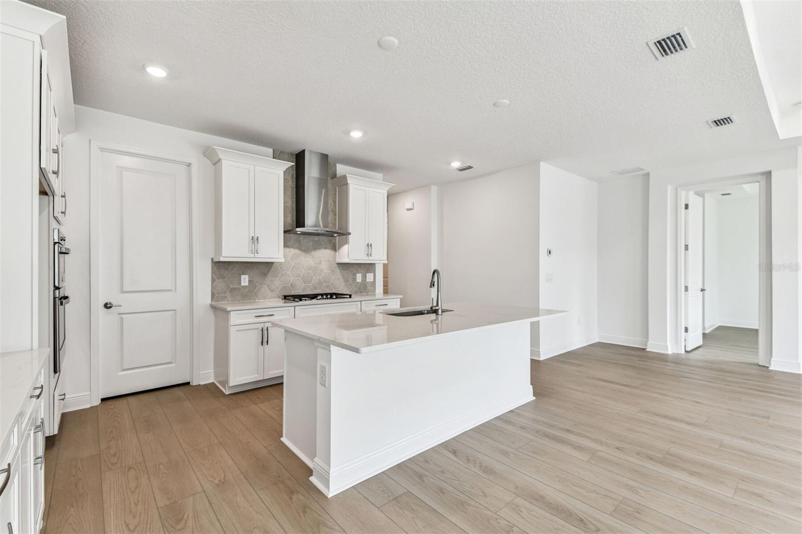 7575 SEAHAWK AVE — photo 11
