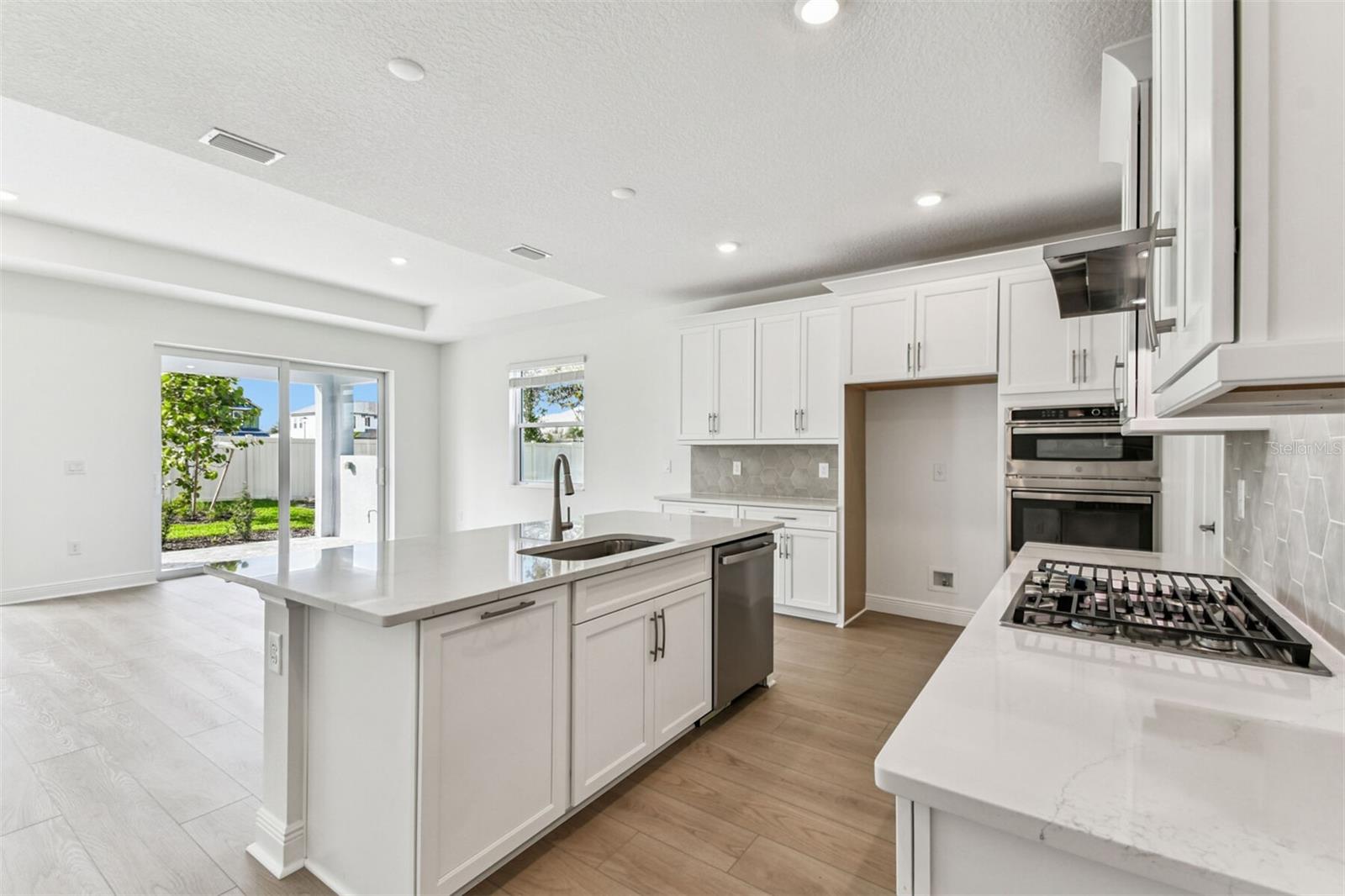 7575 SEAHAWK AVE — photo 12