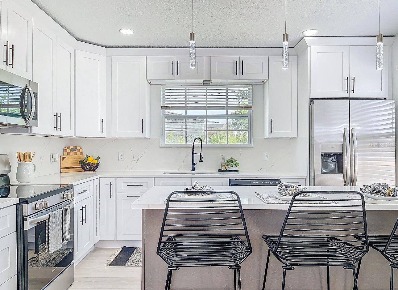 2711 W CORDELIA ST — photo 10