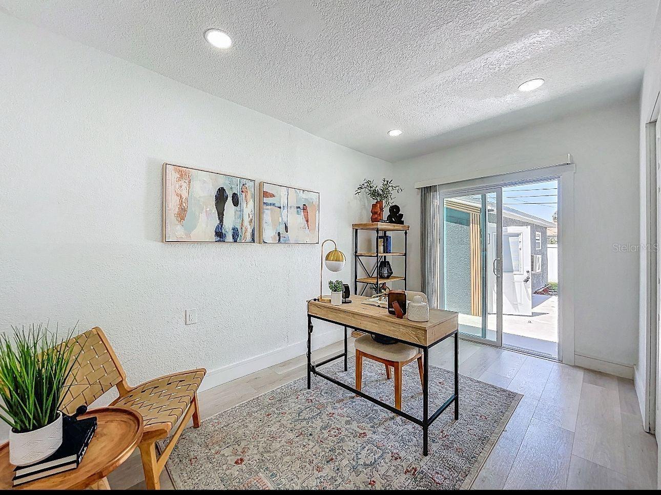 2711 W CORDELIA ST — photo 17