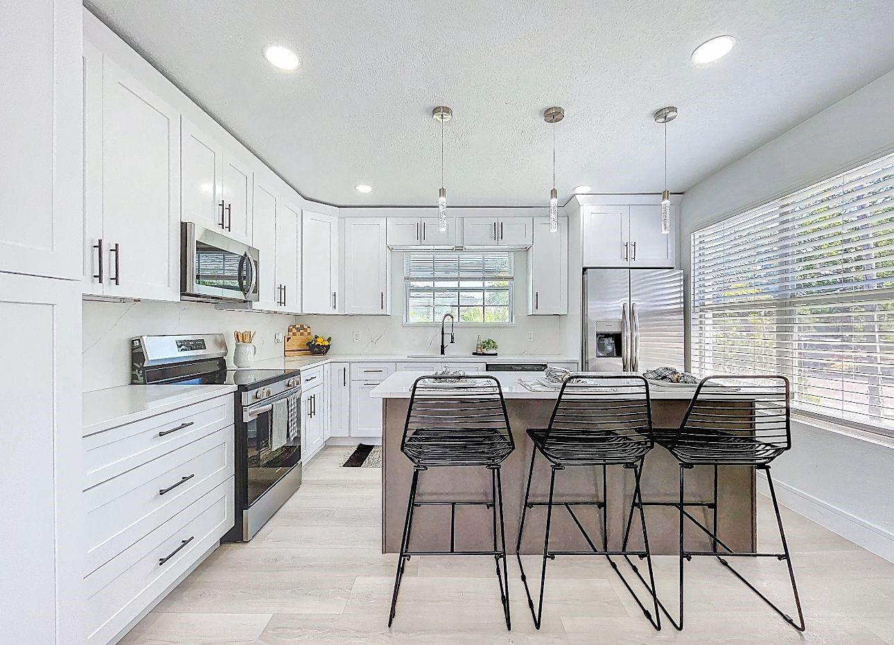 2711 W CORDELIA ST — photo 11
