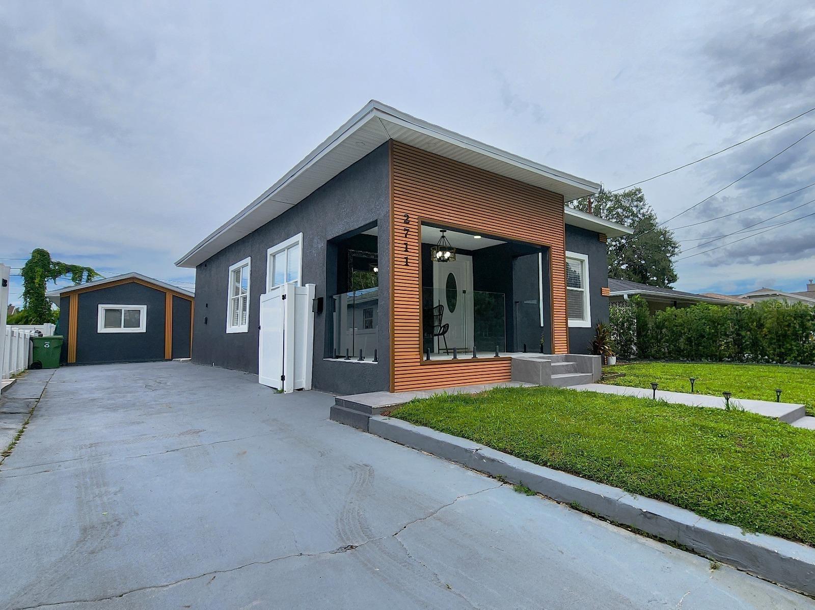 2711 W CORDELIA ST — photo 3