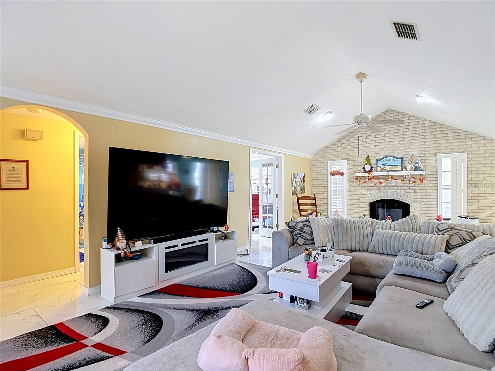 13920 BARNARD AVE — photo 8
