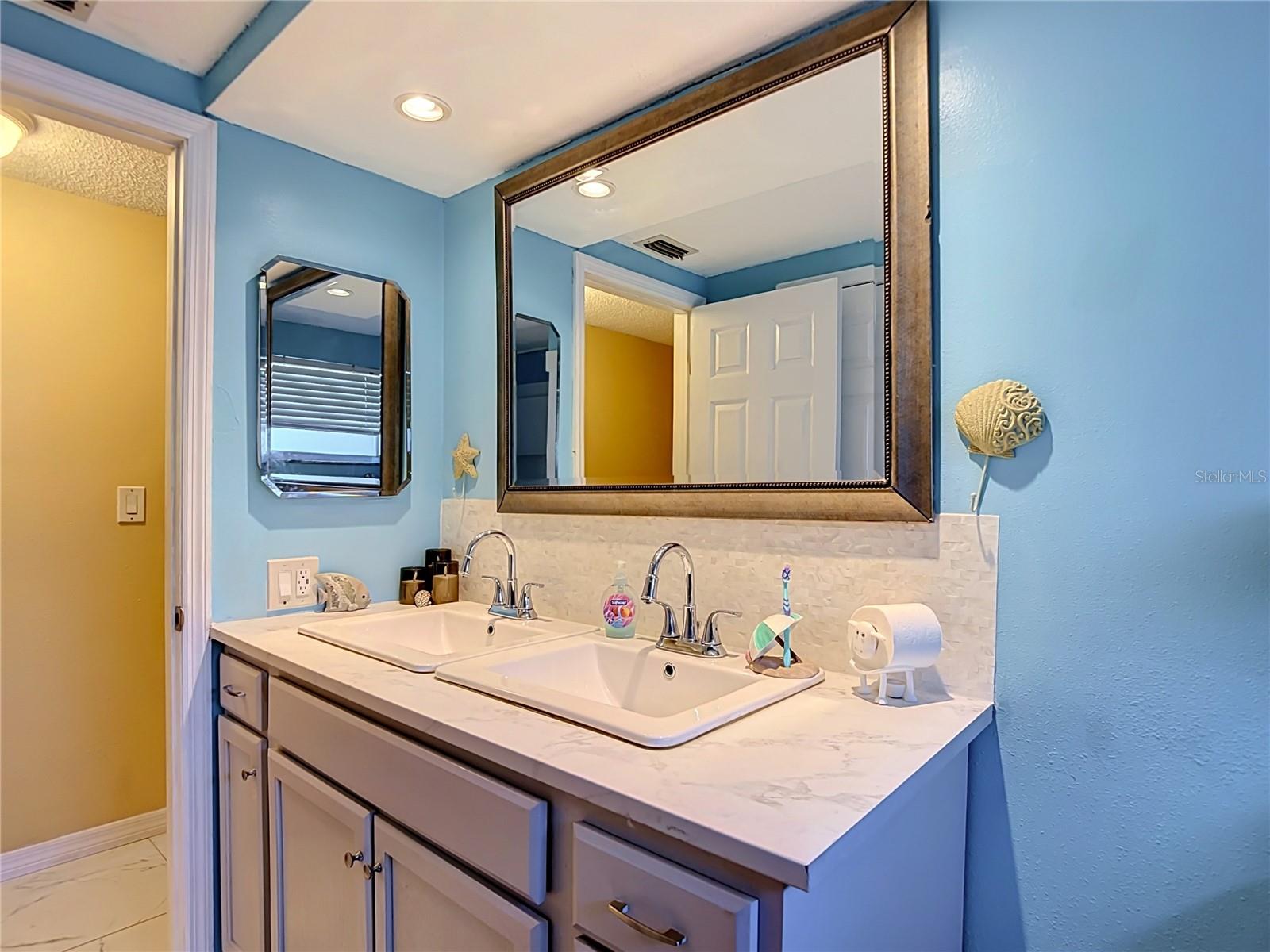 13920 BARNARD AVE — photo 38