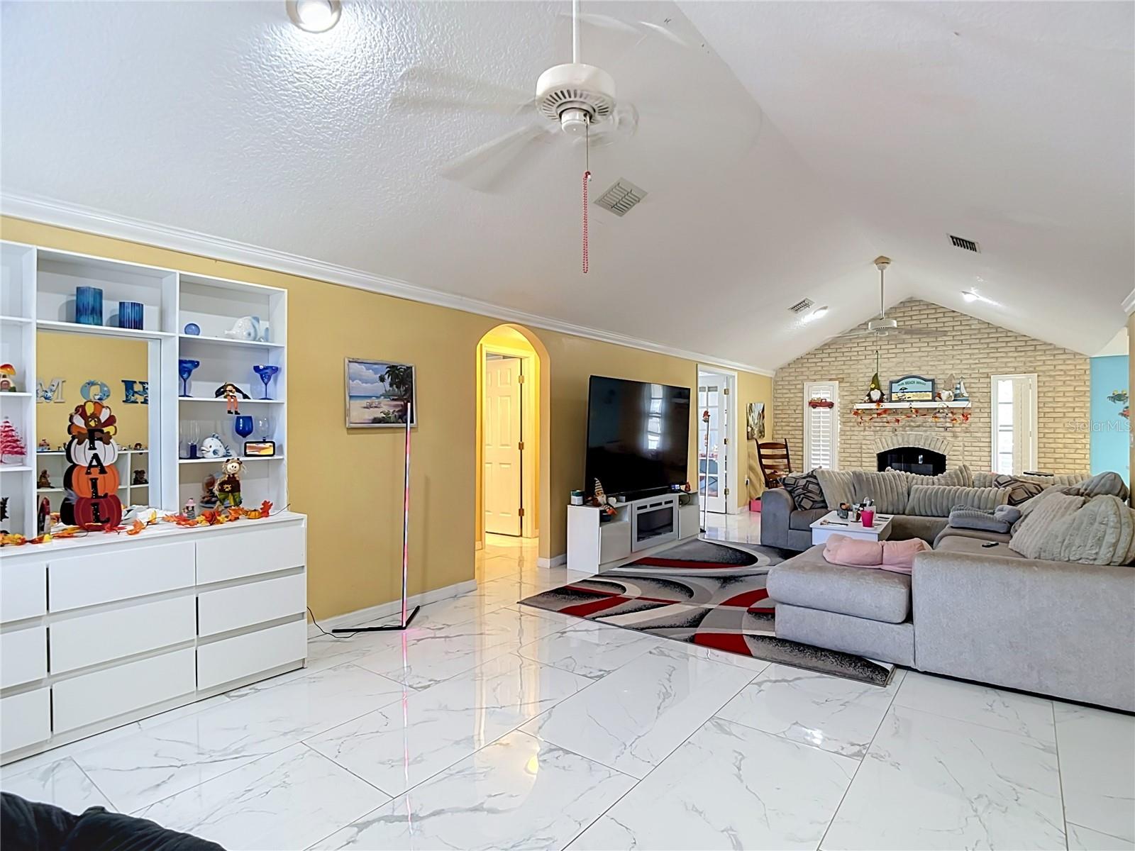 13920 BARNARD AVE — photo 9