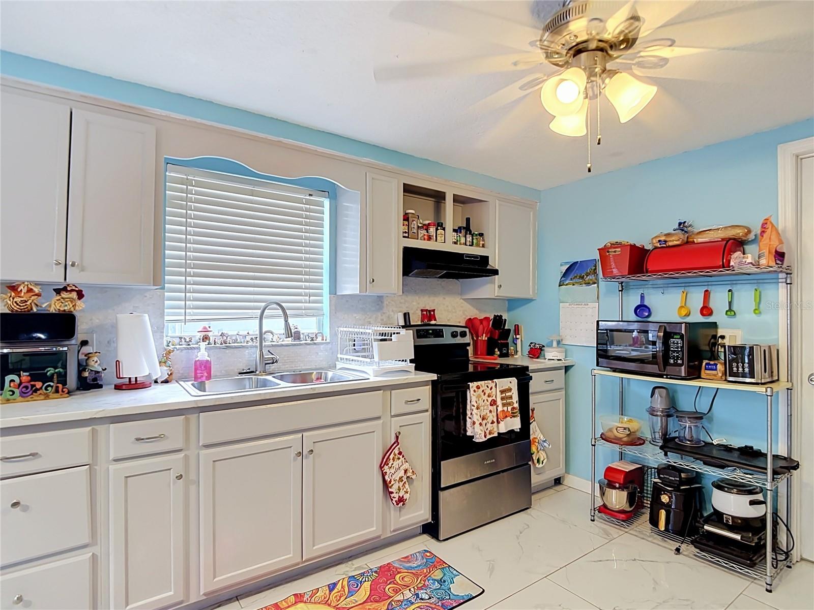 13920 BARNARD AVE — photo 23