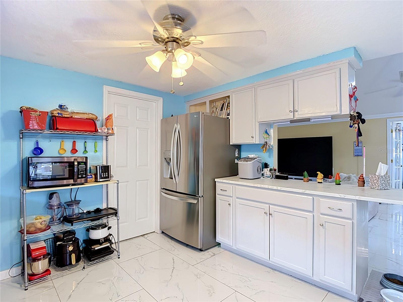 13920 BARNARD AVE — photo 24