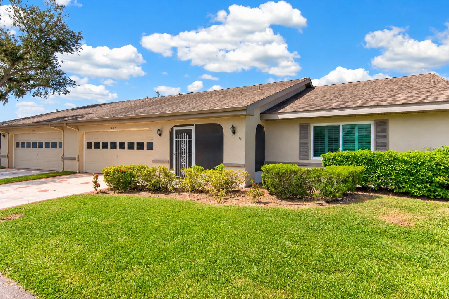 2329 LANCASTER DR — photo 3