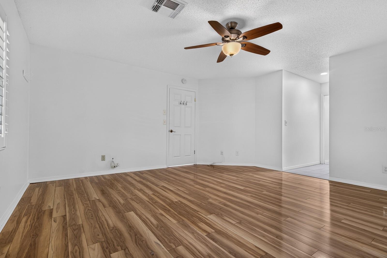 2329 LANCASTER DR — photo 27
