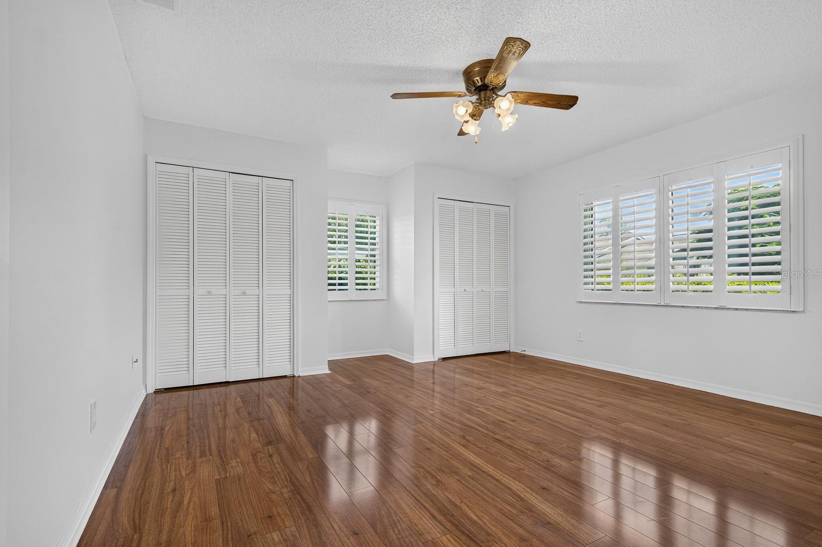2329 LANCASTER DR — photo 34