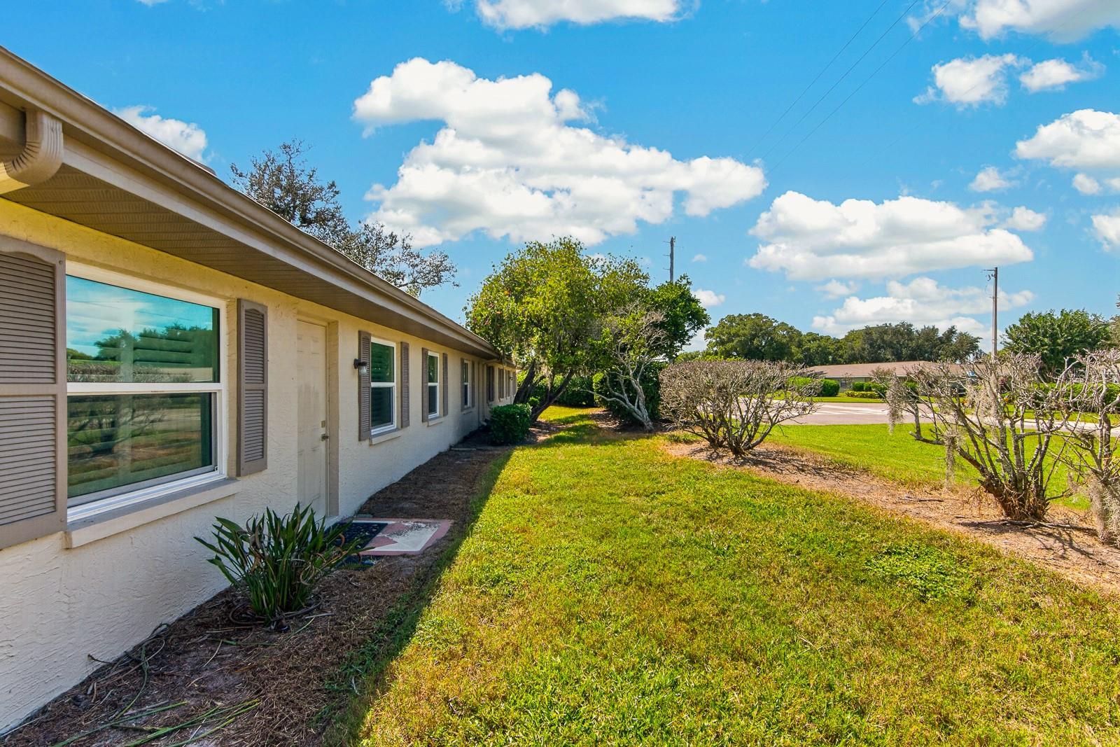 2329 LANCASTER DR — photo 43