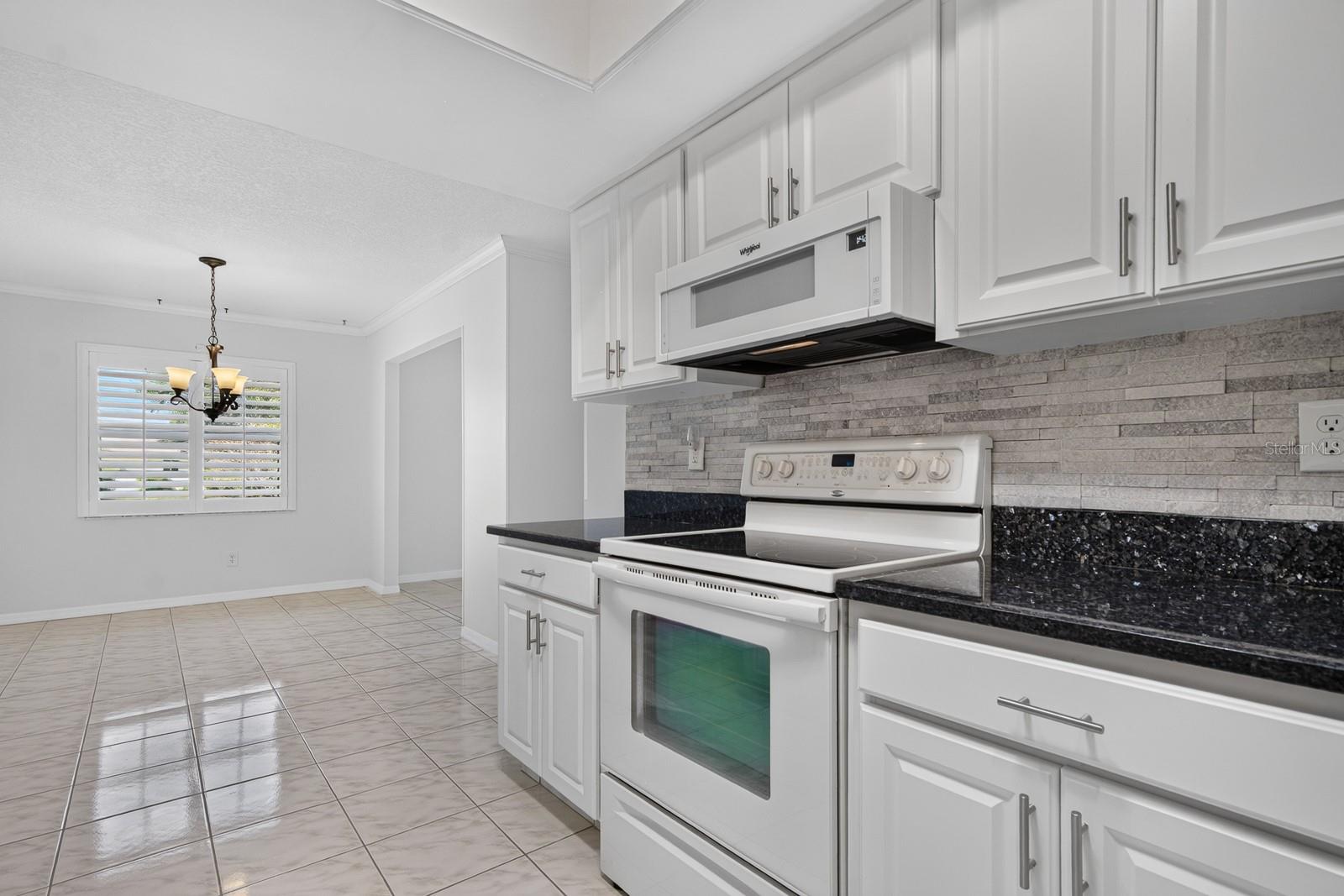 2329 LANCASTER DR — photo 19