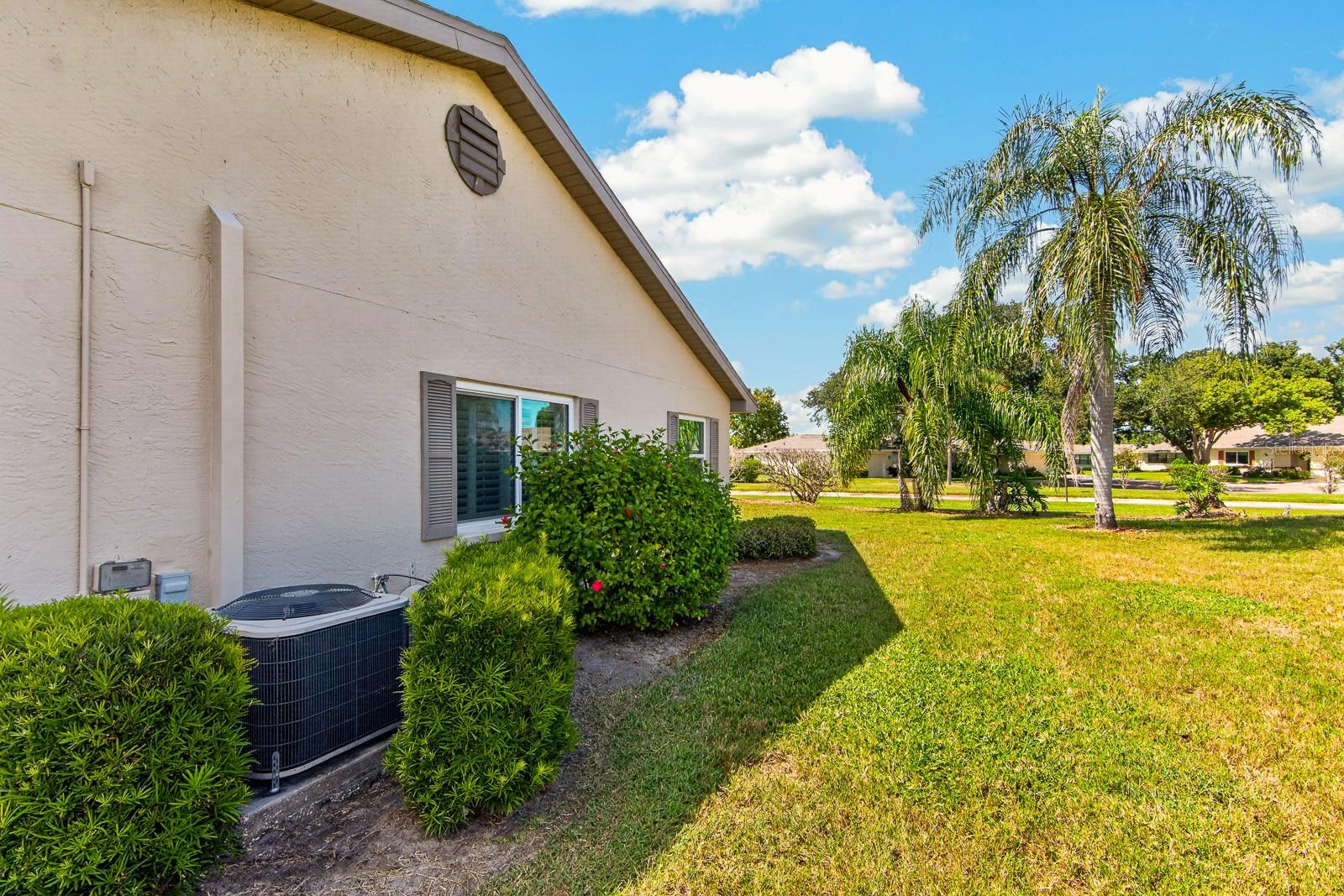 2329 LANCASTER DR — photo 47