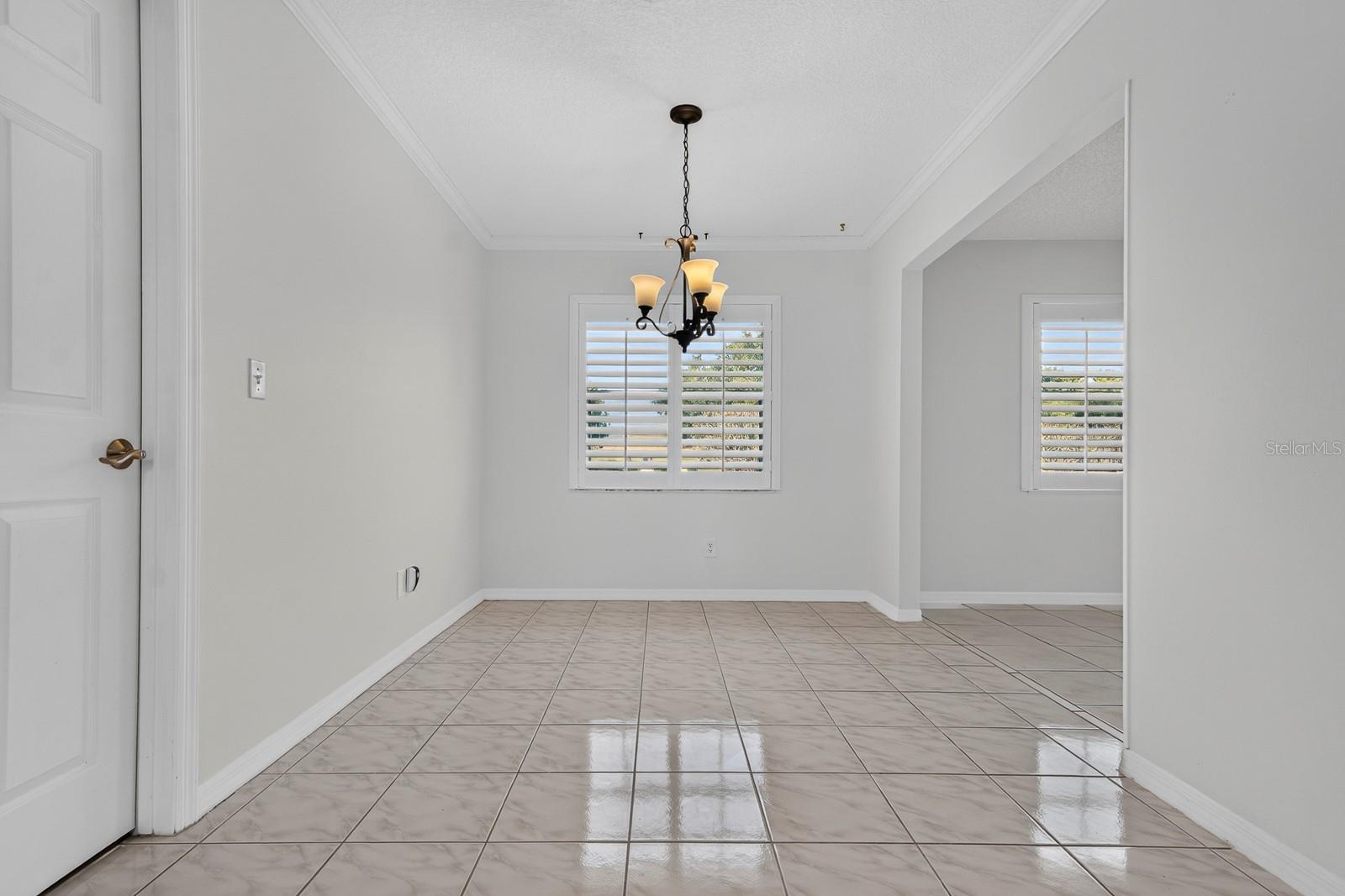 2329 LANCASTER DR — photo 13