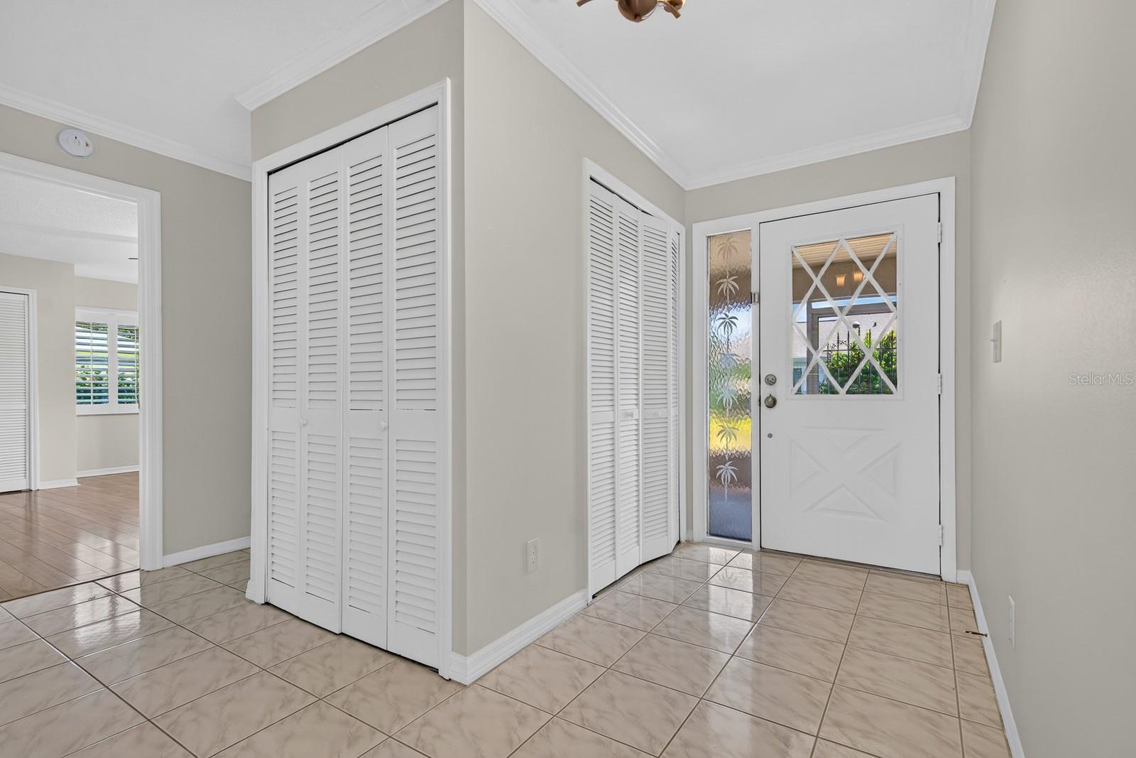 2329 LANCASTER DR — photo 4