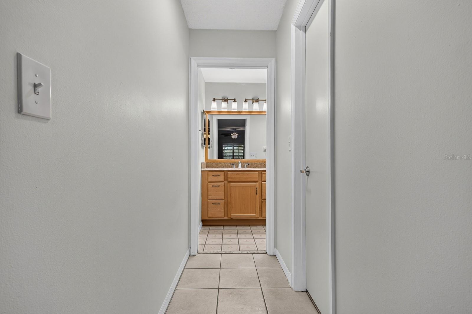 2329 LANCASTER DR — photo 30
