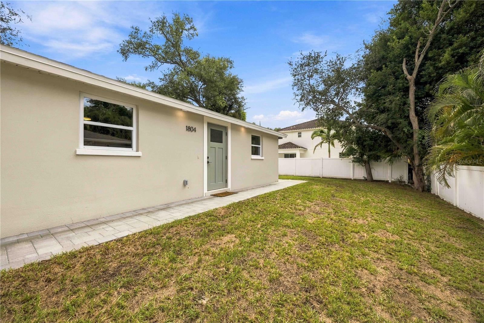 1802 ROBINHOOD ST — photo 15