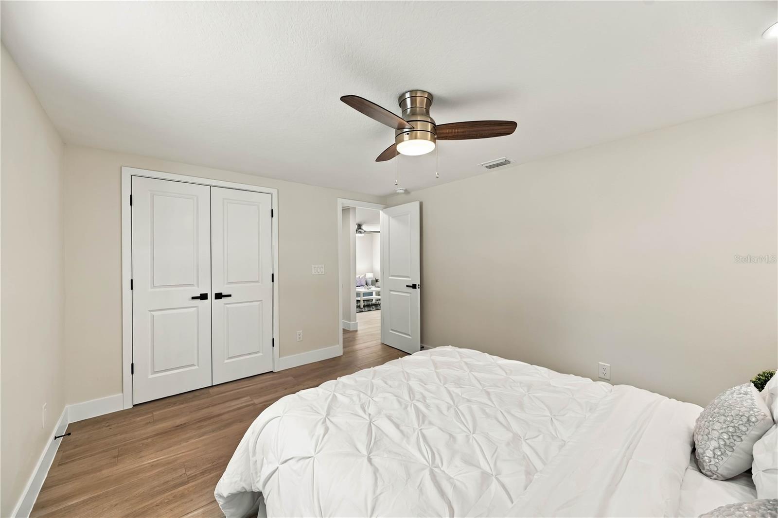 1802 ROBINHOOD ST — photo 11