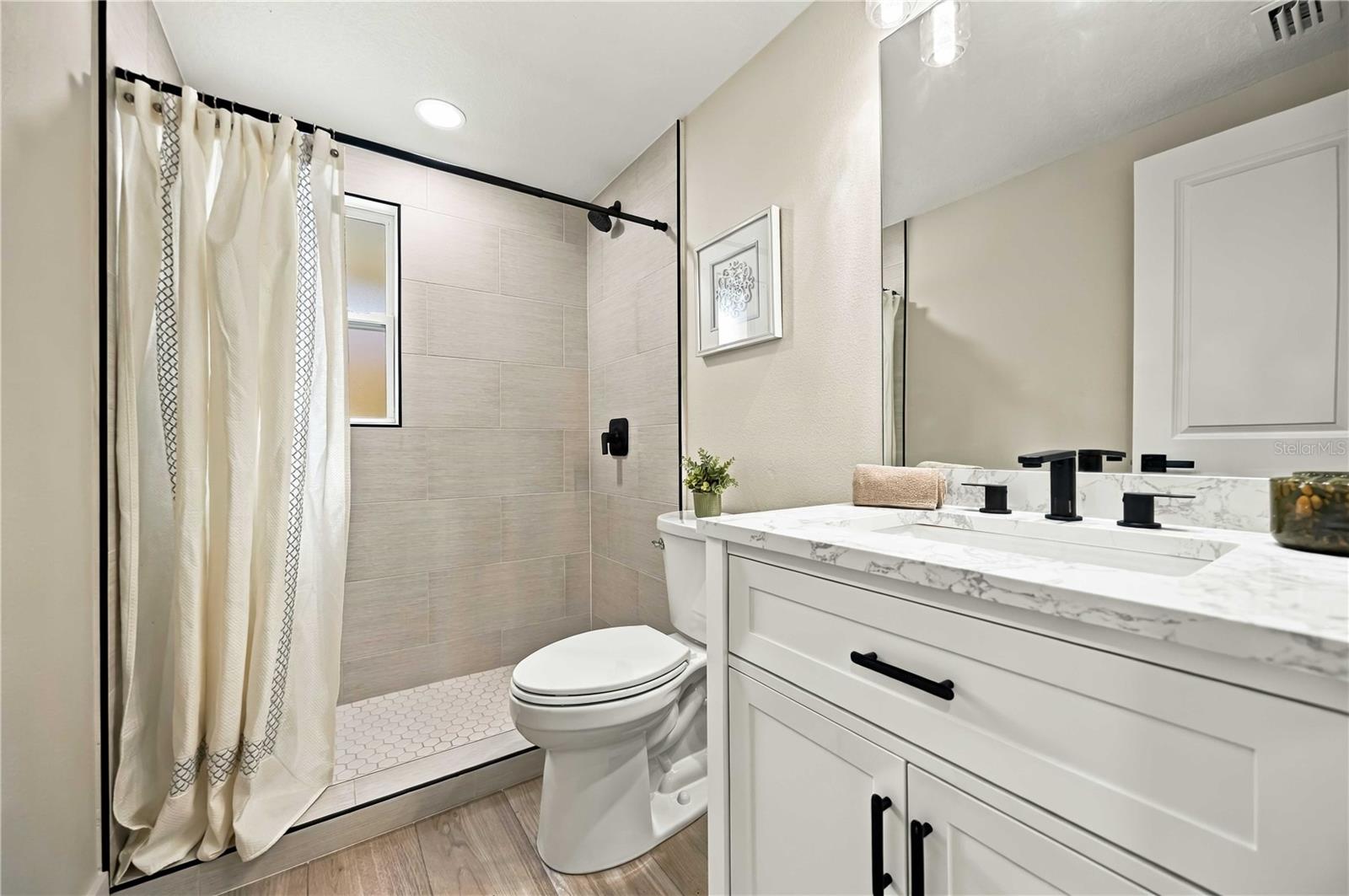 1802 ROBINHOOD ST — photo 22
