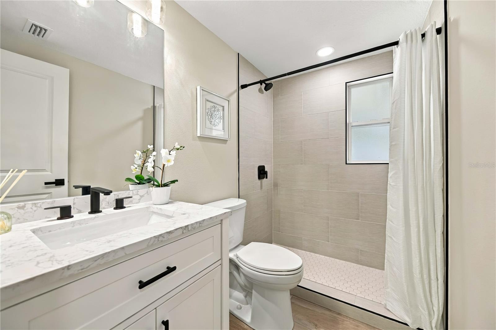 1802 ROBINHOOD ST — photo 12