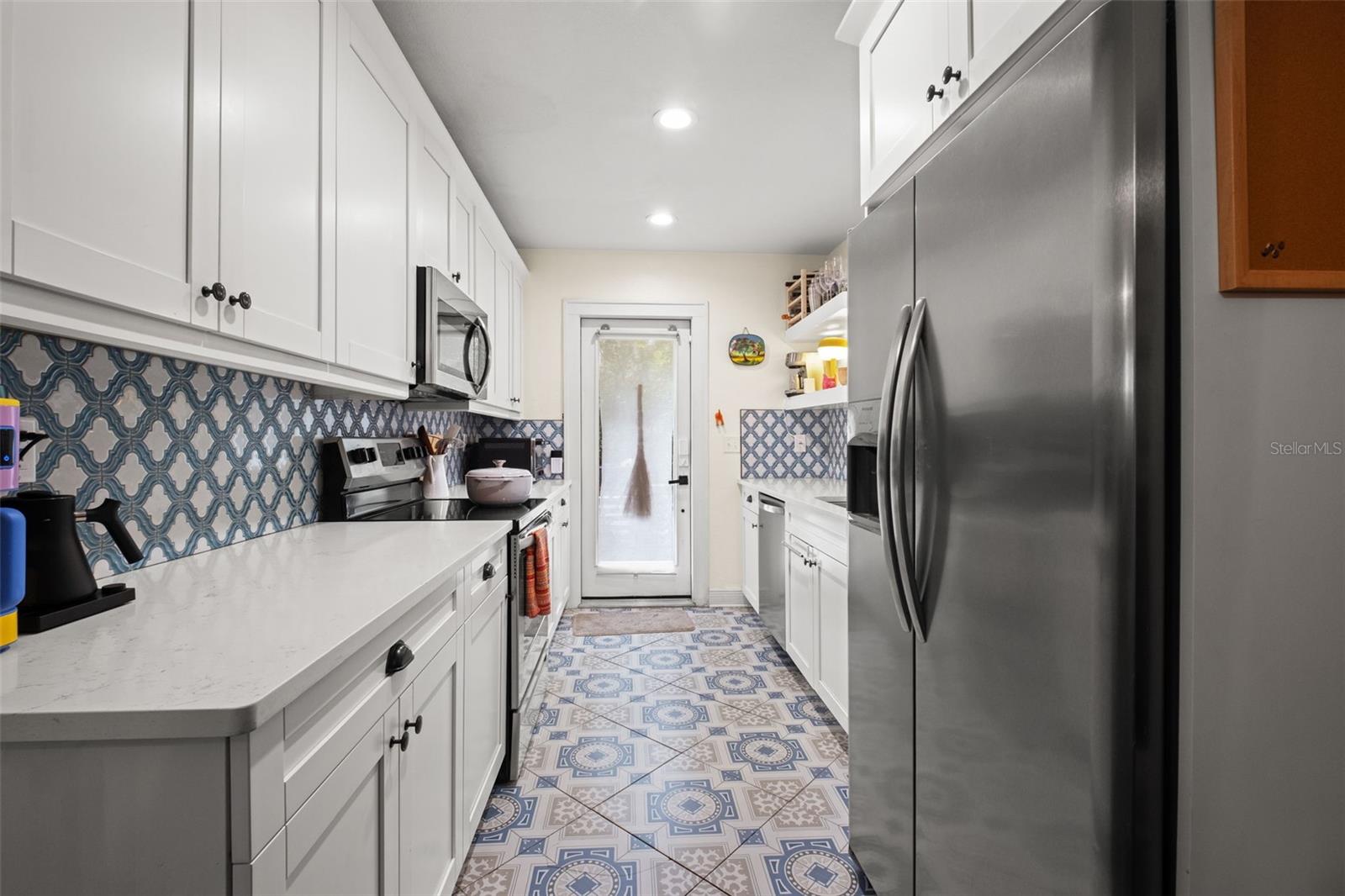 803 E HOLLYWOOD ST — photo 16
