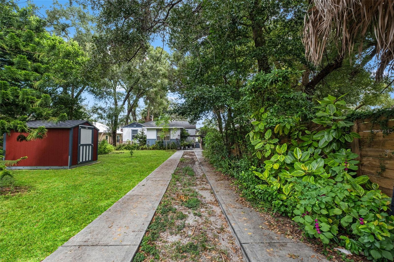 803 E HOLLYWOOD ST — photo 41