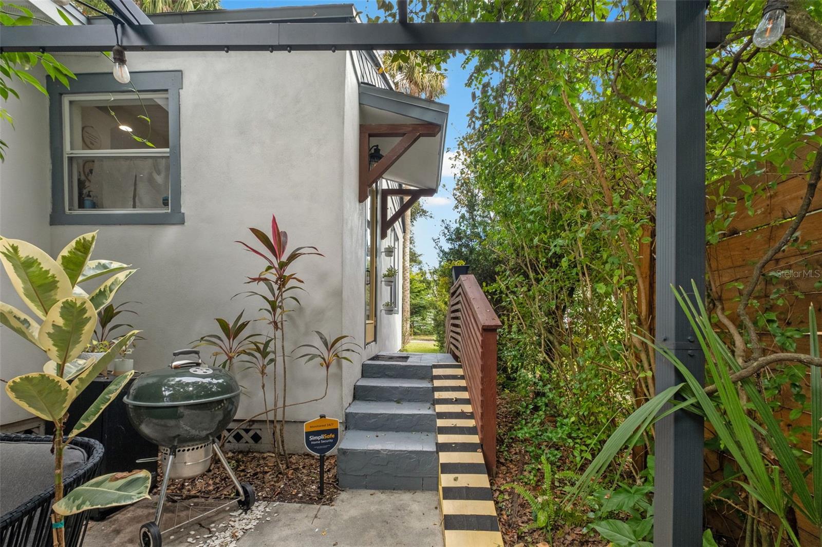 803 E HOLLYWOOD ST — photo 30