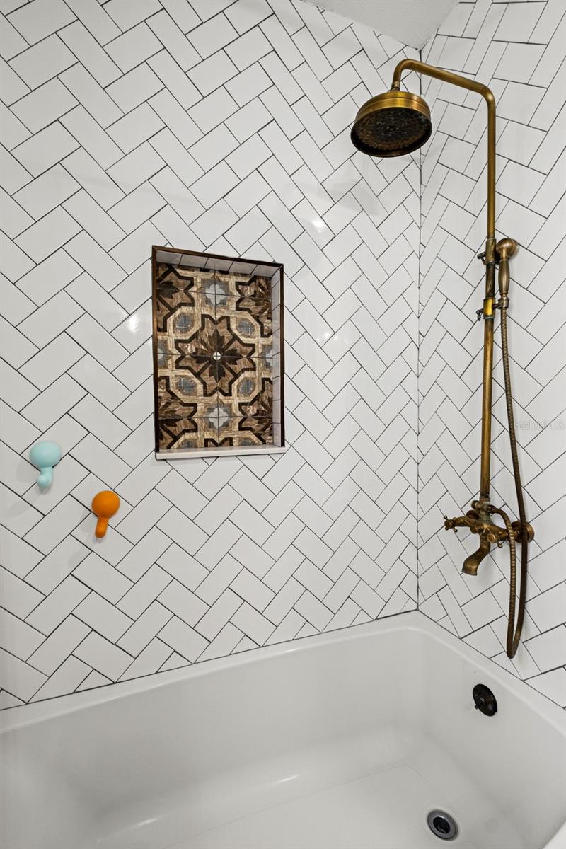 803 E HOLLYWOOD ST — photo 29