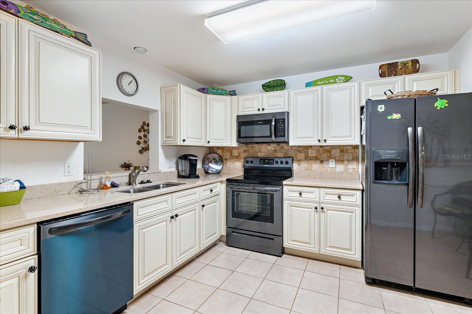 211 PINENEEDLE DR ##211 — photo 4