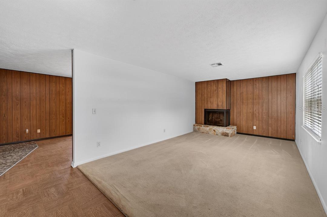 820 BLACKBERRY LANE — photo 2