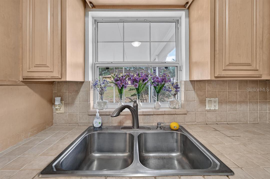 820 BLACKBERRY LANE — photo 16