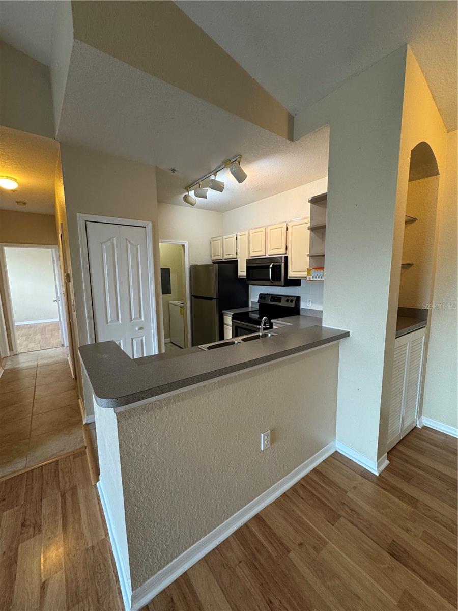 5817 LEGACY CRESCENT PL #302 — photo 6