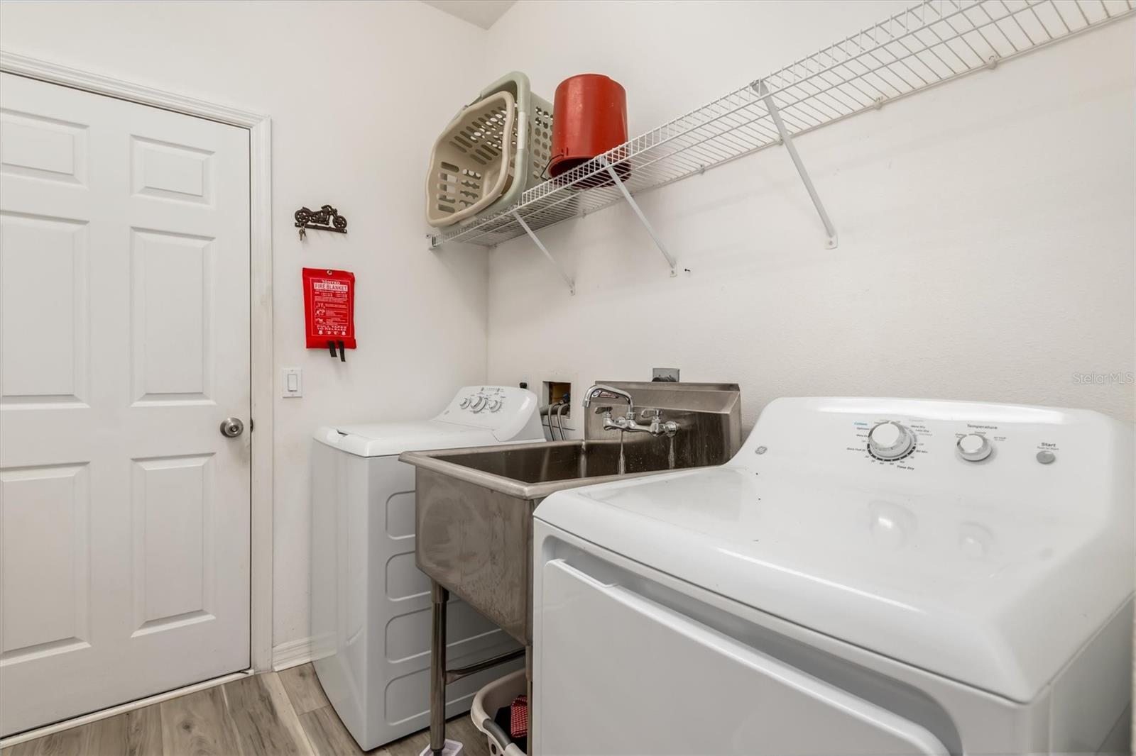 2434 BISMARCK RD — photo 13