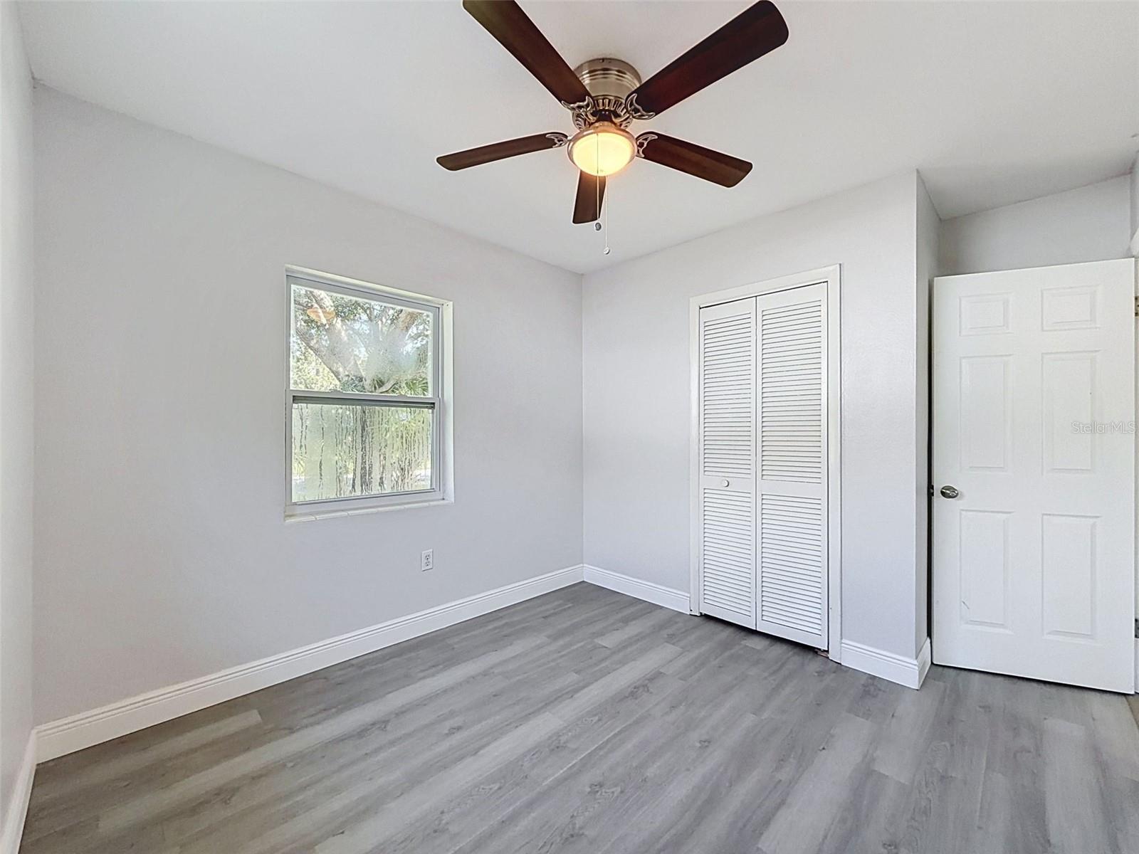 953 CEDARWOOD AVE — photo 15