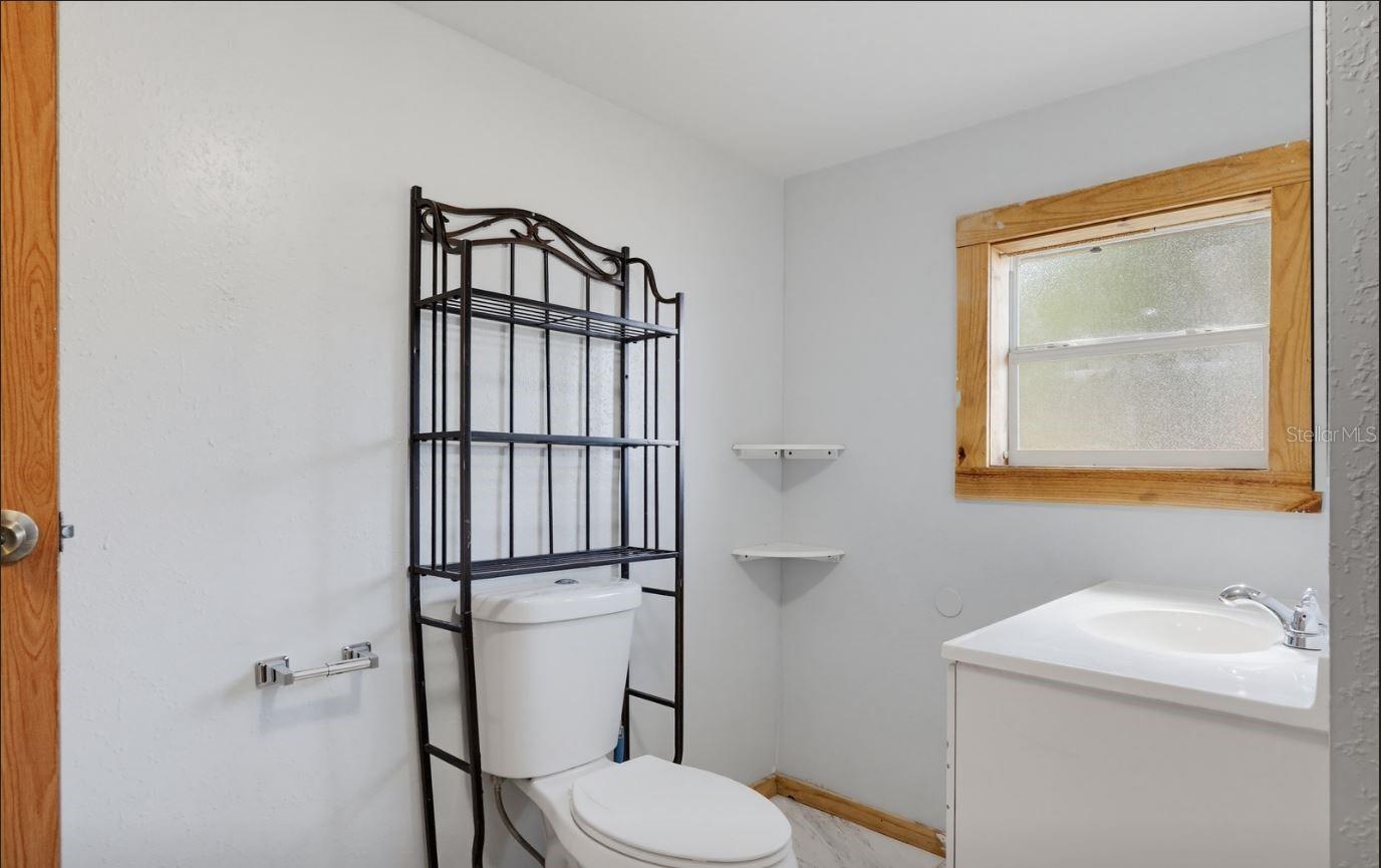 4106 WEDGEMERE DR — photo 23