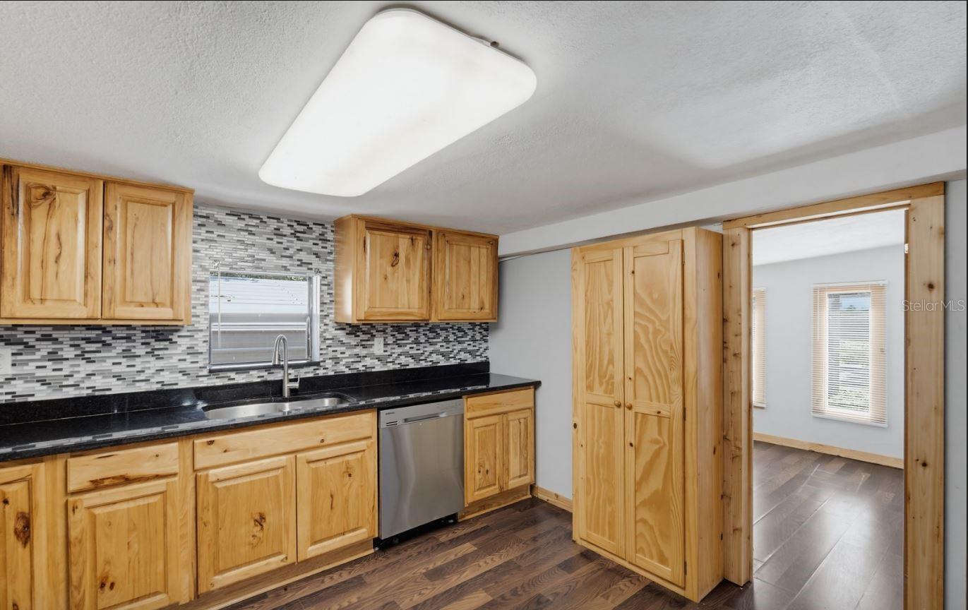 4106 WEDGEMERE DR — photo 12