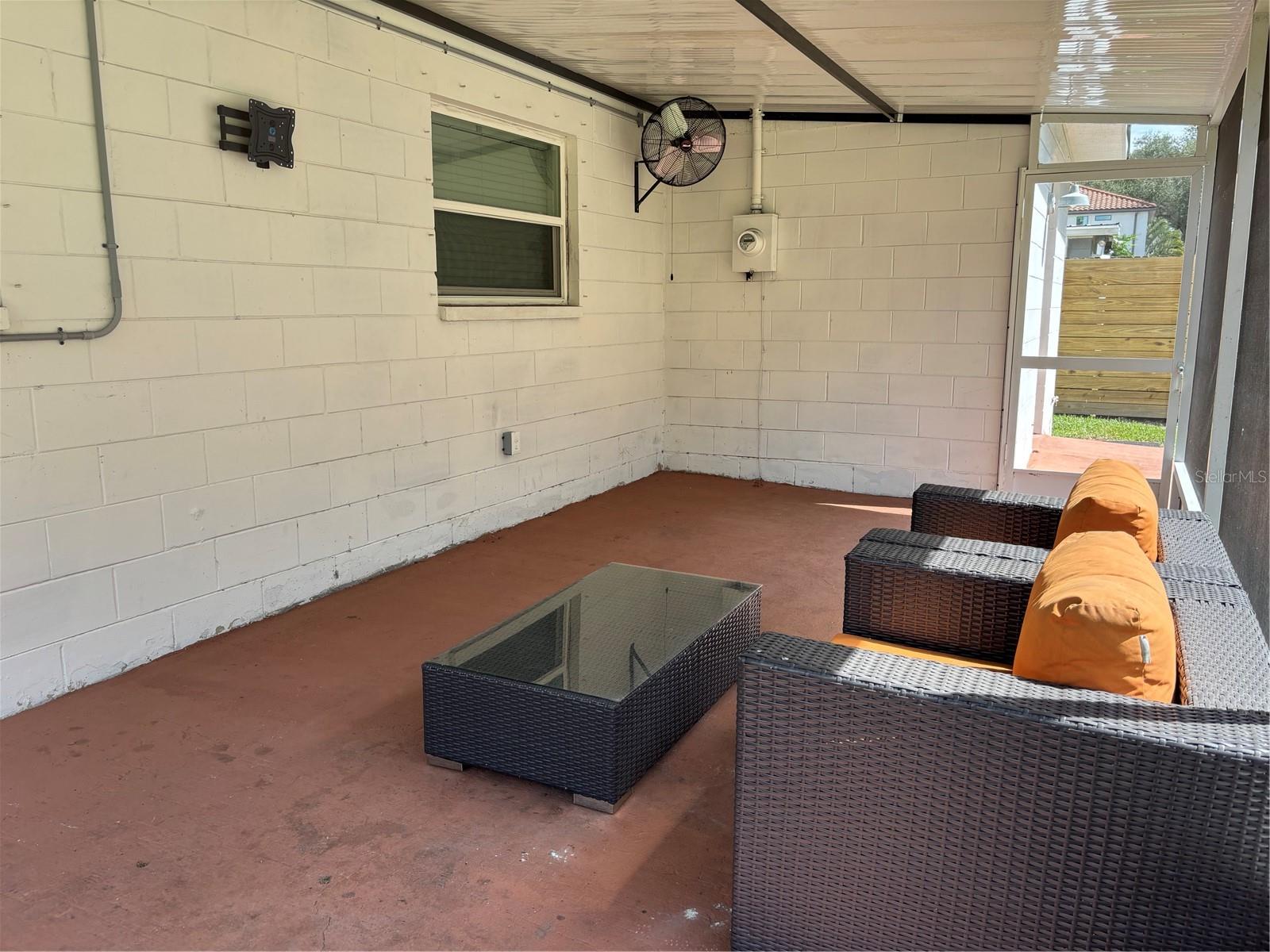 2822 W LEILA AVE — photo 16