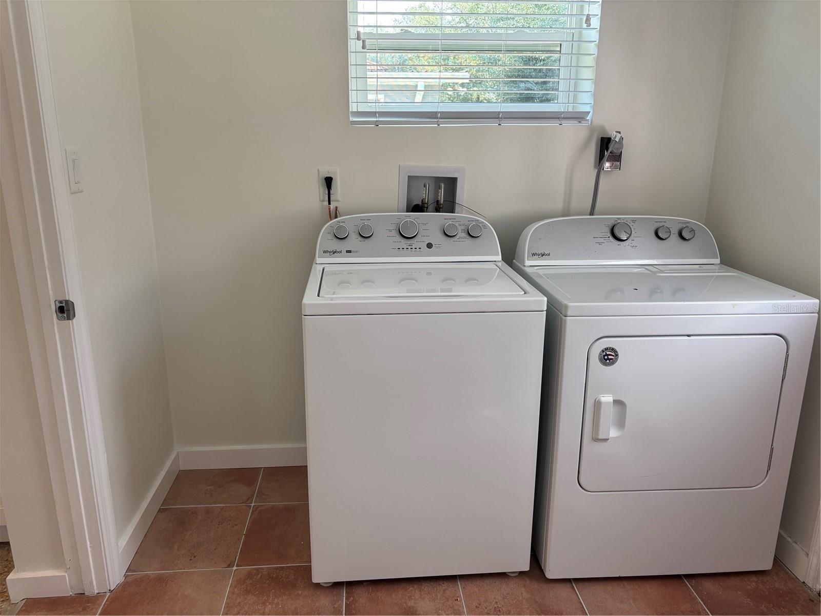 2822 W LEILA AVE — photo 15
