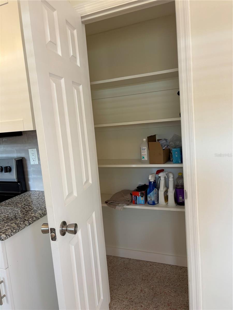 2822 W LEILA AVE — photo 7
