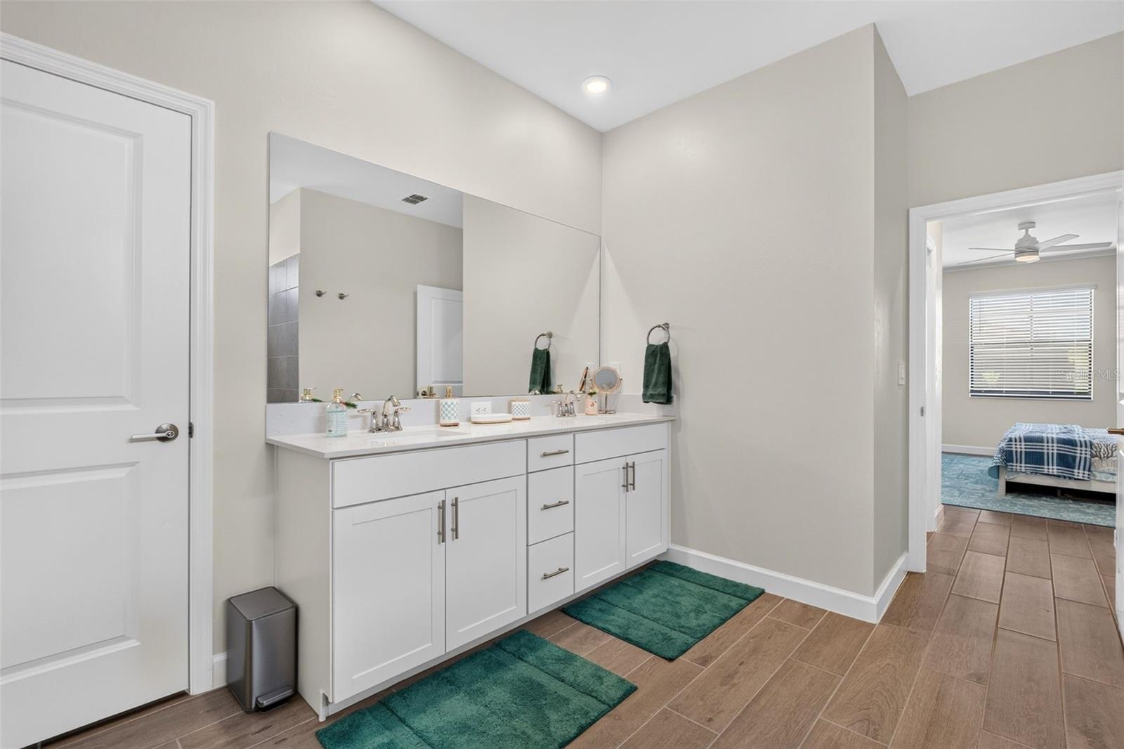 15104 OXFORD GREY DR — photo 28