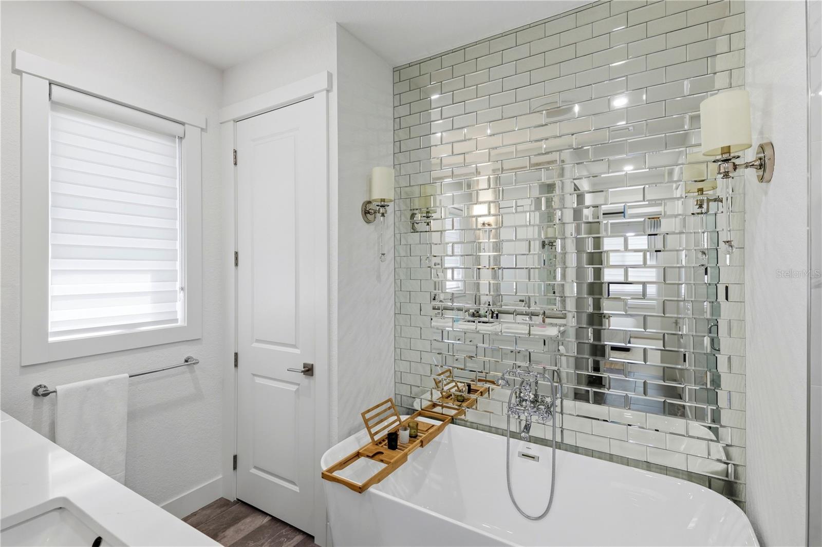 7382 PERENNIAL RD — photo 38