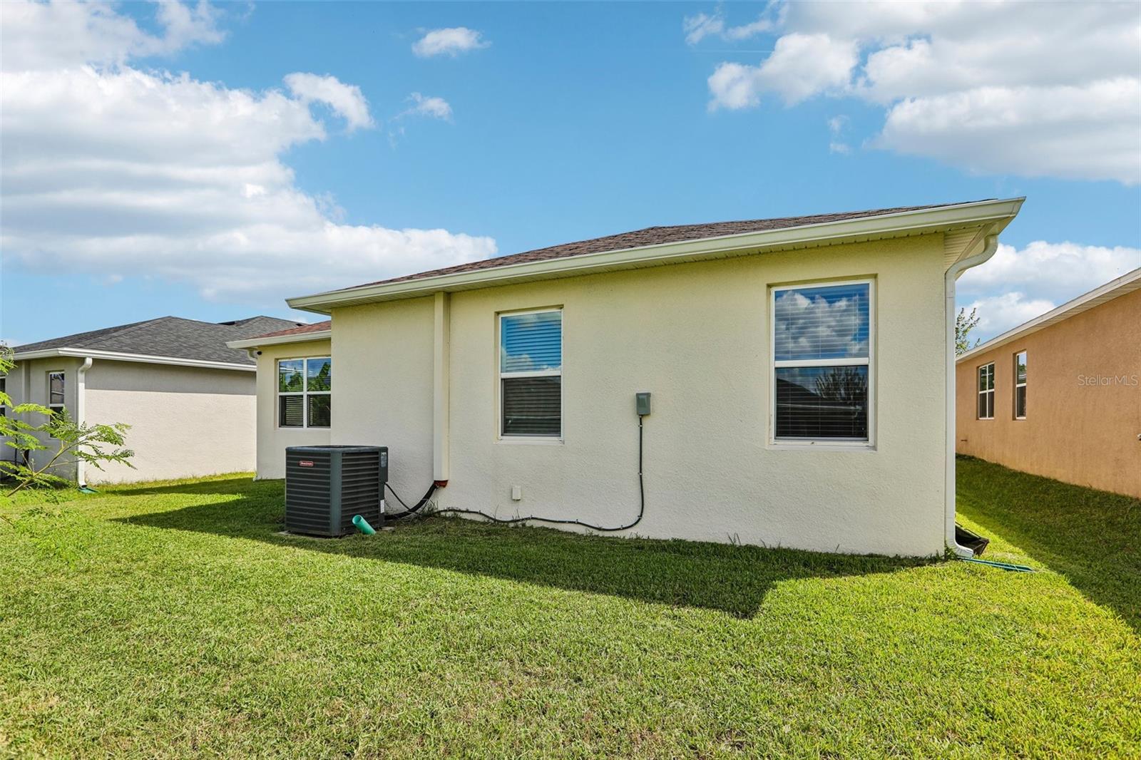 9454 SANDERS PARK PL — photo 32