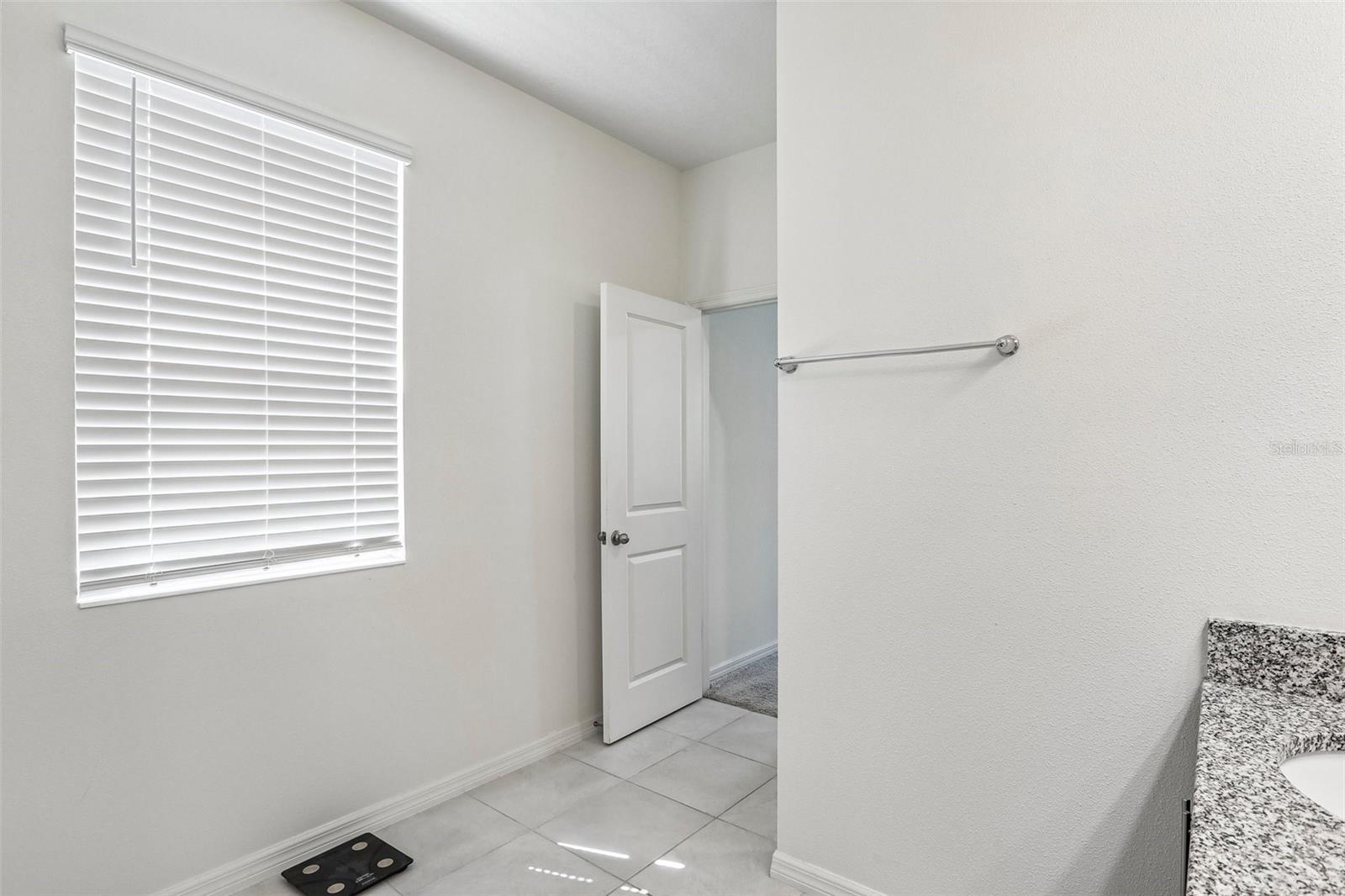 9454 SANDERS PARK PL — photo 27