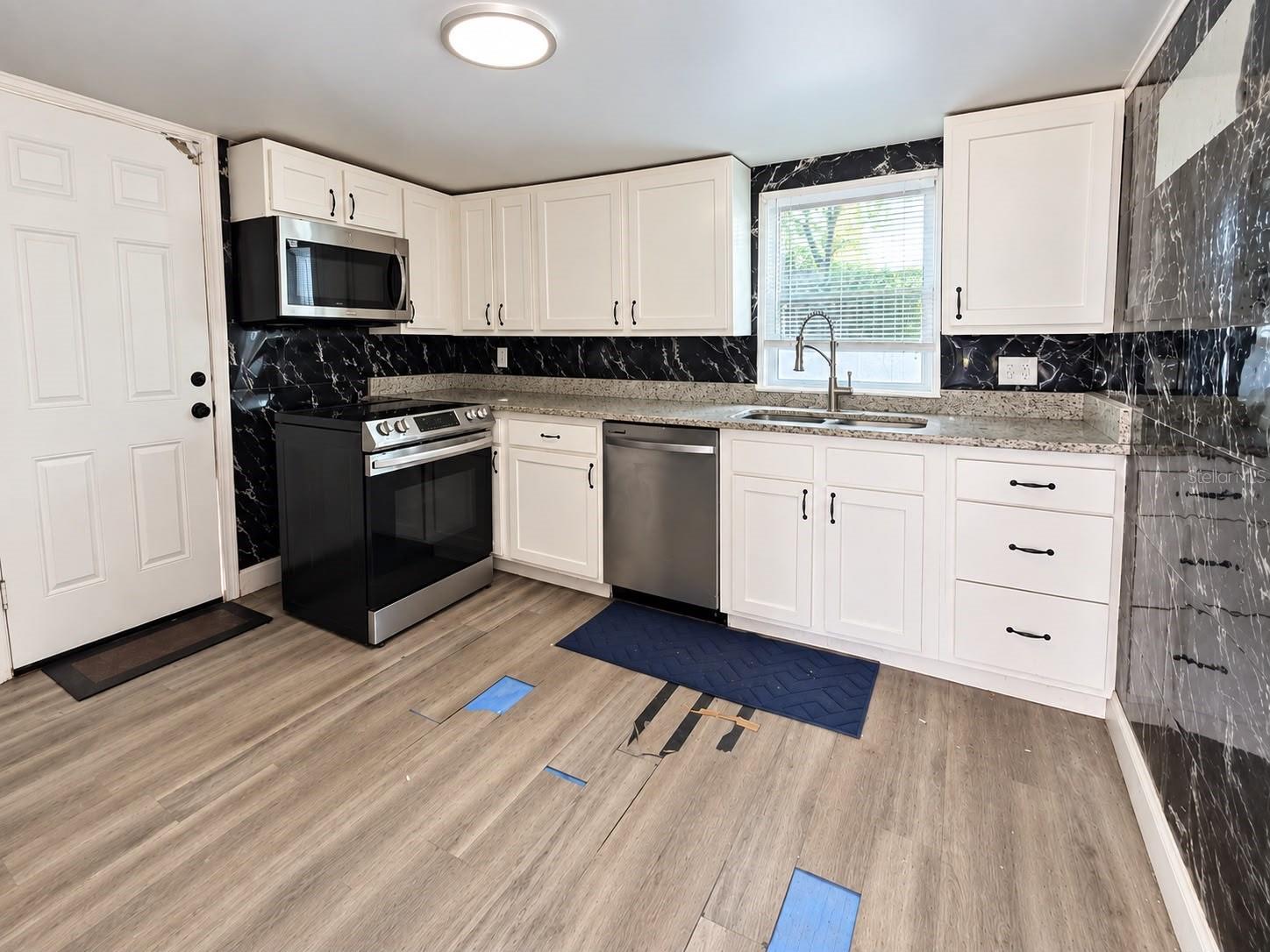 1204 E 33RD AVE — photo 8