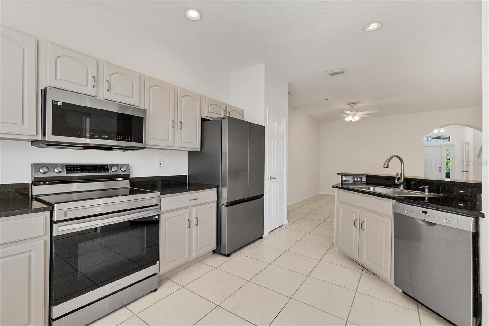 4104 CRABTREE AVE — photo 5