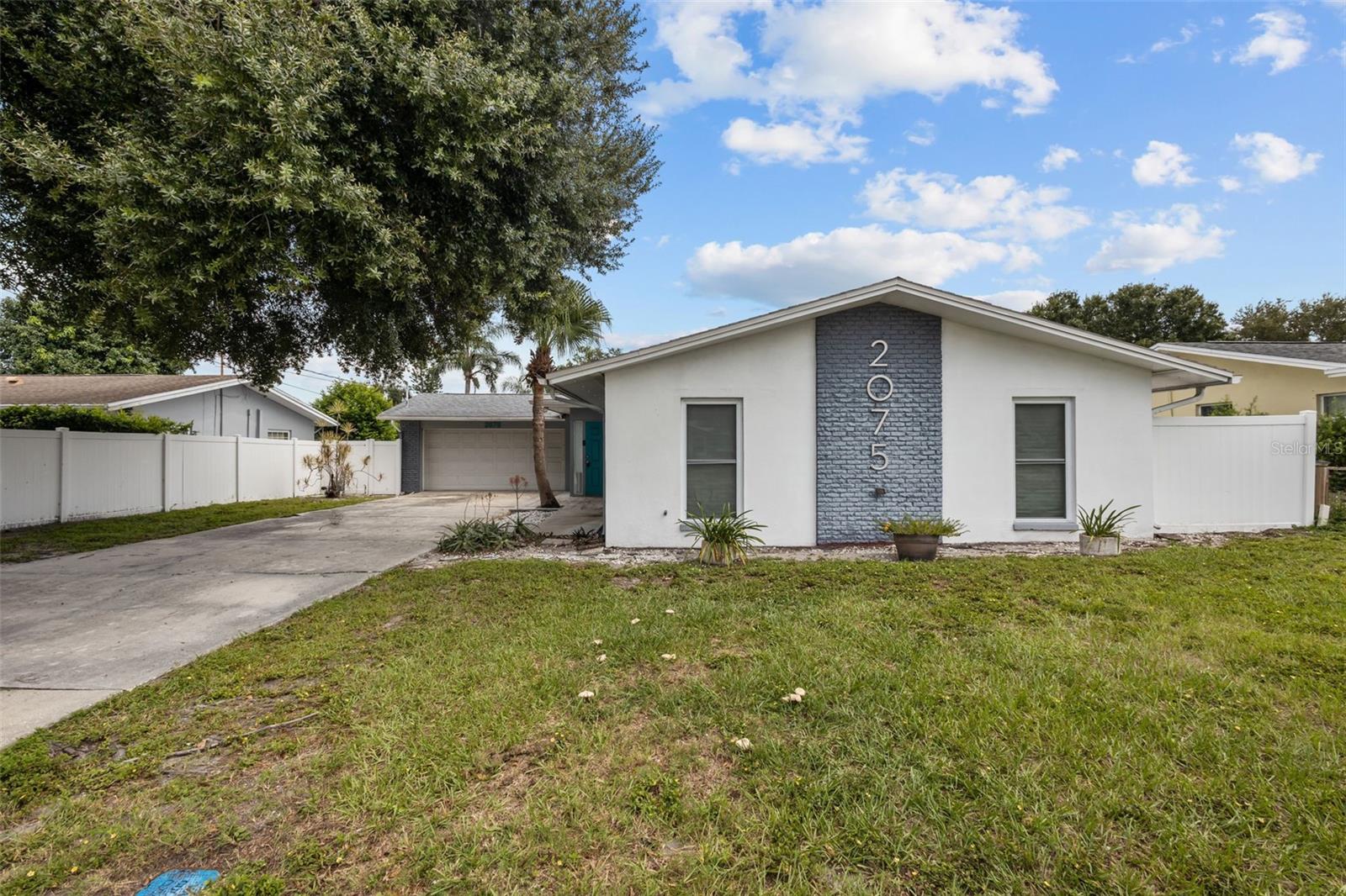 2075 N KEENE RD — photo 32