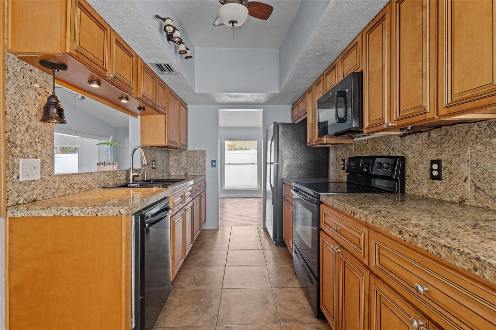 2075 N KEENE RD — photo 5