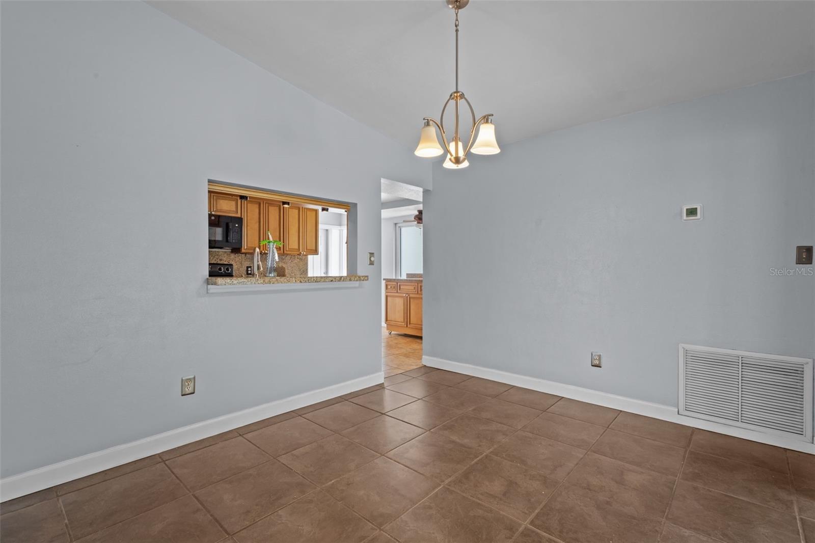 2075 N KEENE RD — photo 15