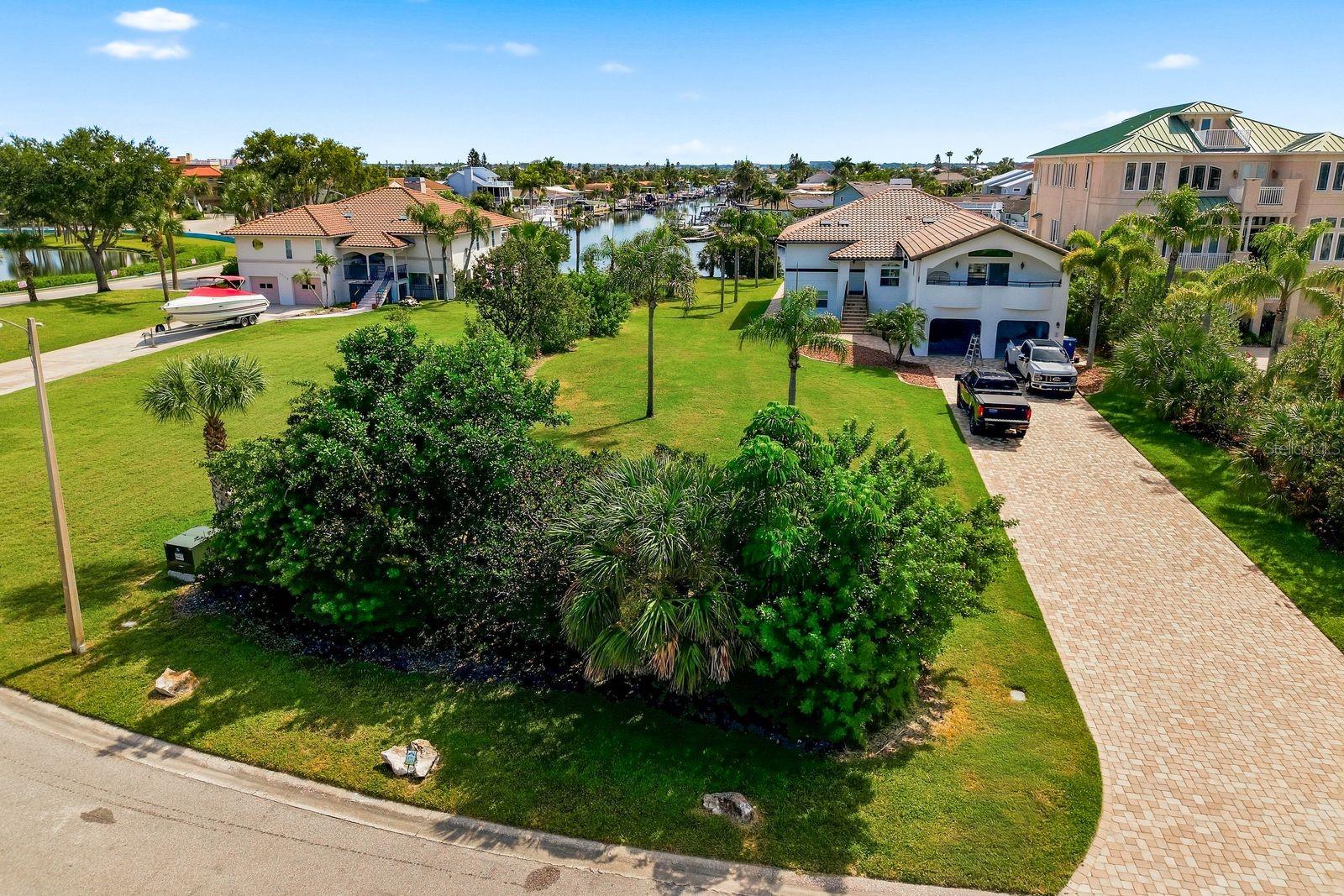 WESTSHORE DR — photo 4