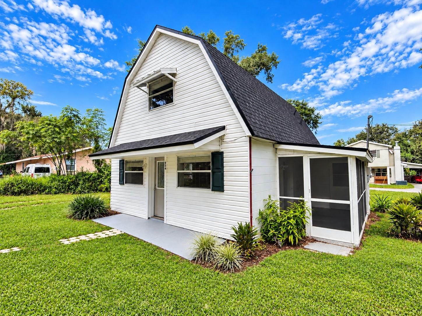 904 TWO HOUSE LANE — photo 15
